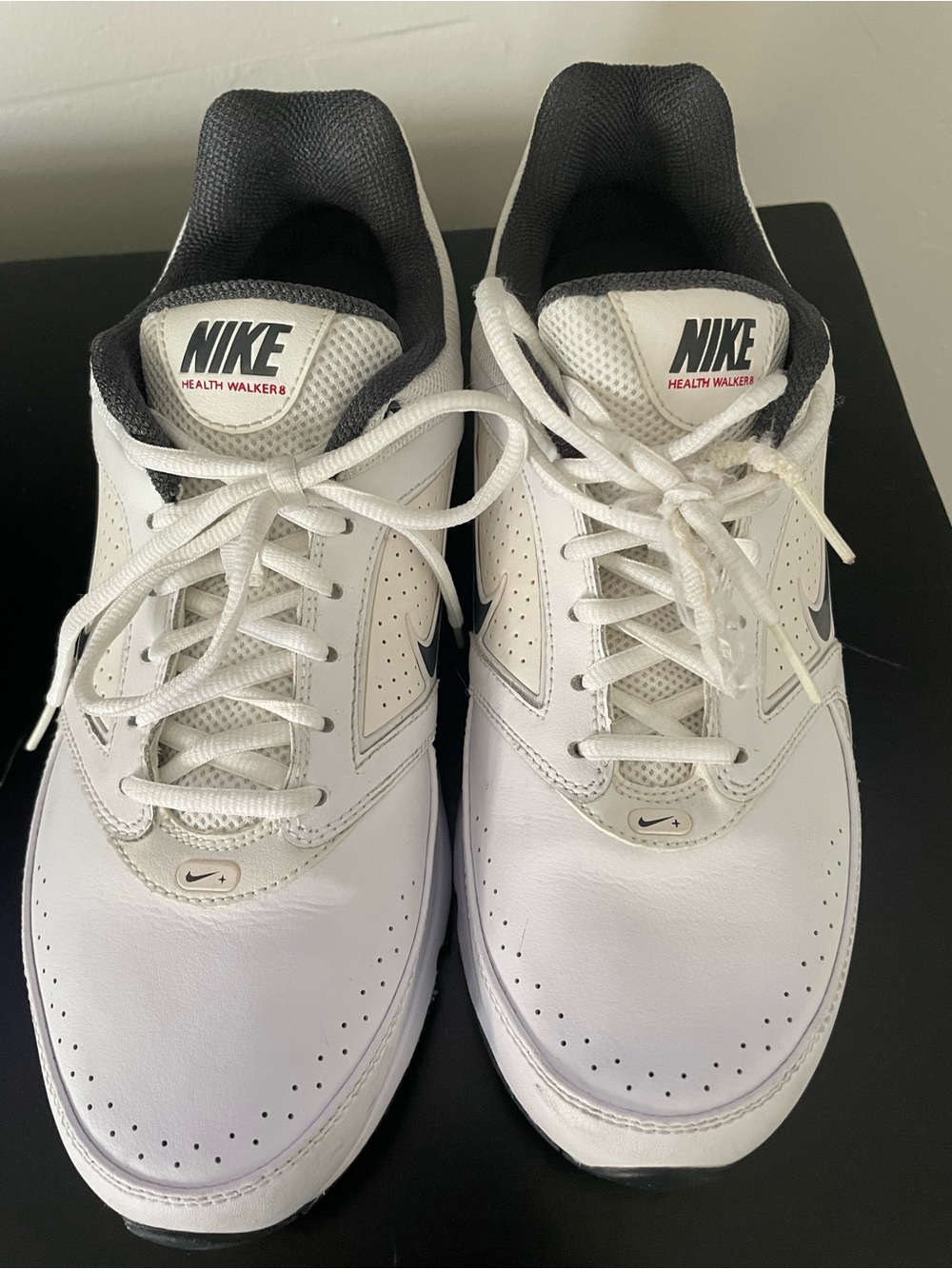 Nike Health Walkers Men's White and Black Walking , Size 11